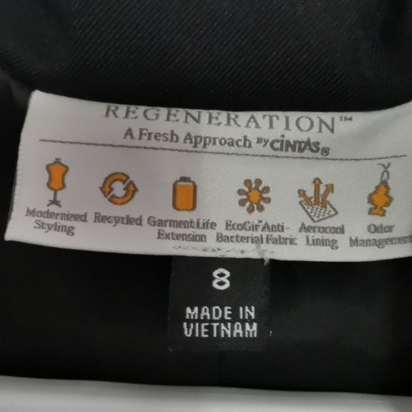 Woman's size 8 Blazer Black - Picture 3 of 3